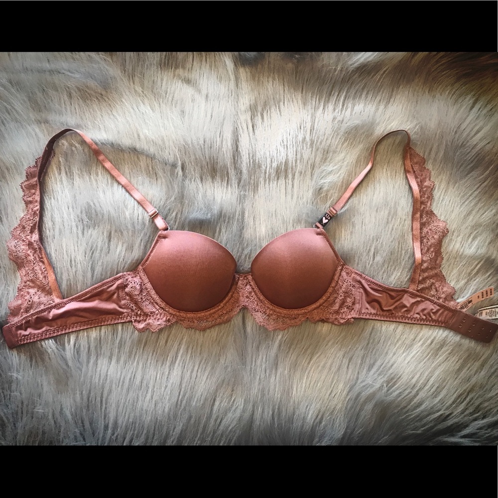 32B Victoria Secret Bra